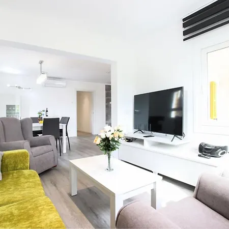 Charming Mallorca 3 Bedrooms Town House Orion Port de Pollenca