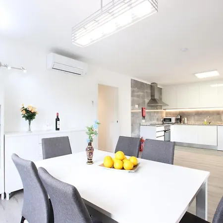 Charming Mallorca 3 Bedrooms Town House Orion Villa Port de Pollenca
